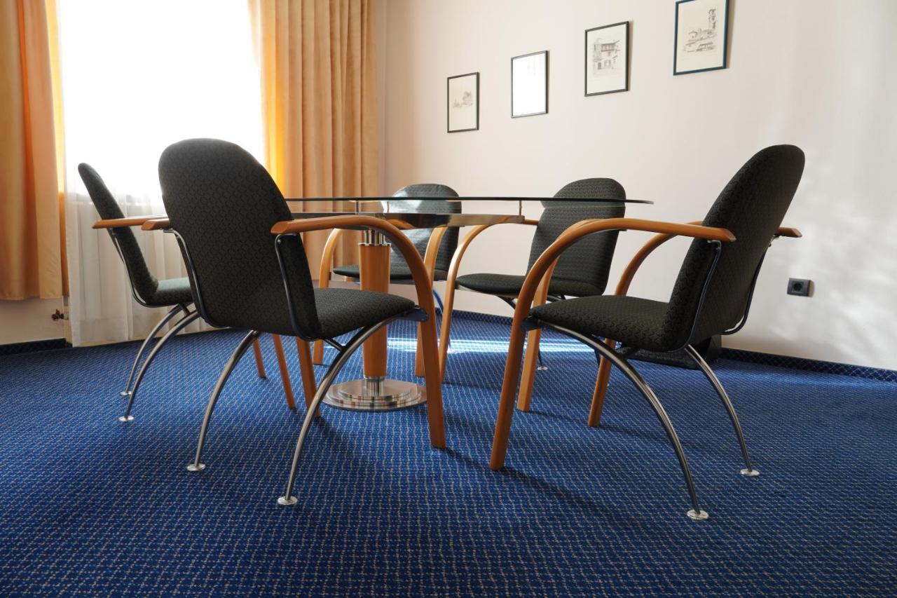 Hotel Brass- Free Parking Sarajevo Eksteriør billede